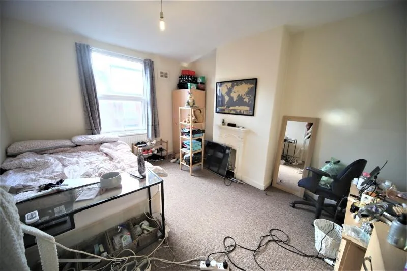 2 bedroom end of terrace house for rent