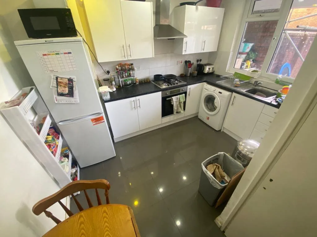 3 bedroom flat for rent