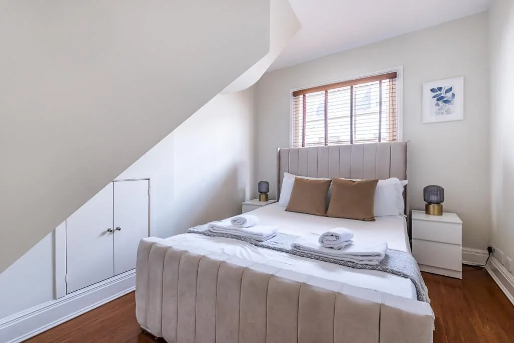 3 bedroom mews property for rent