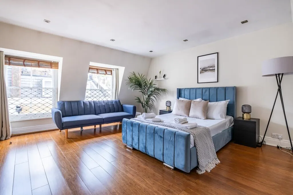 3 bedroom mews property for rent