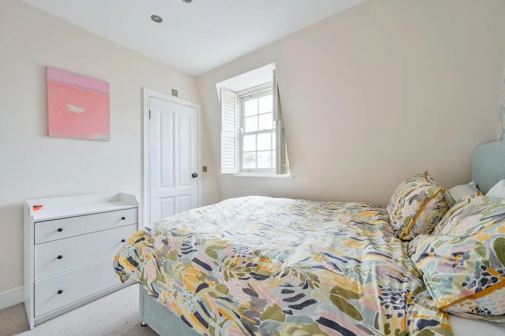 2 bedroom maisonette for rent