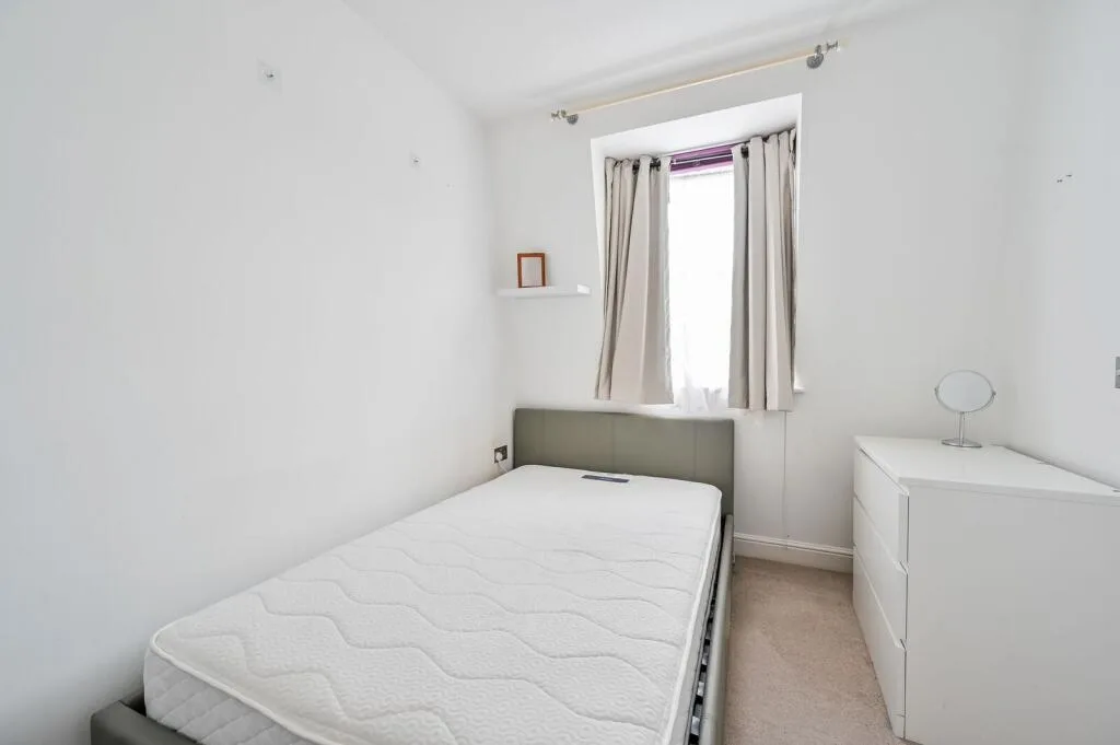 2 bedroom maisonette for rent