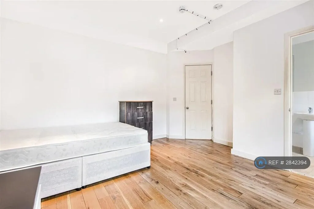 1 bedroom house share for rent