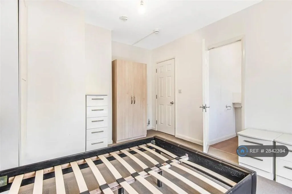 1 bedroom house share for rent