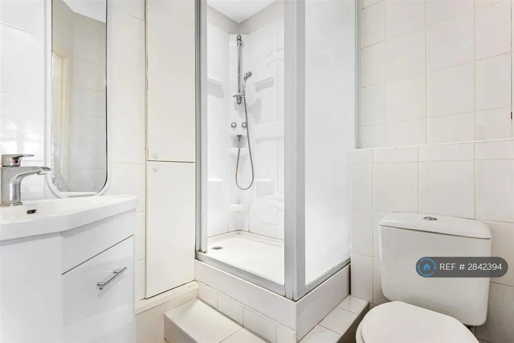 1 bedroom house share for rent