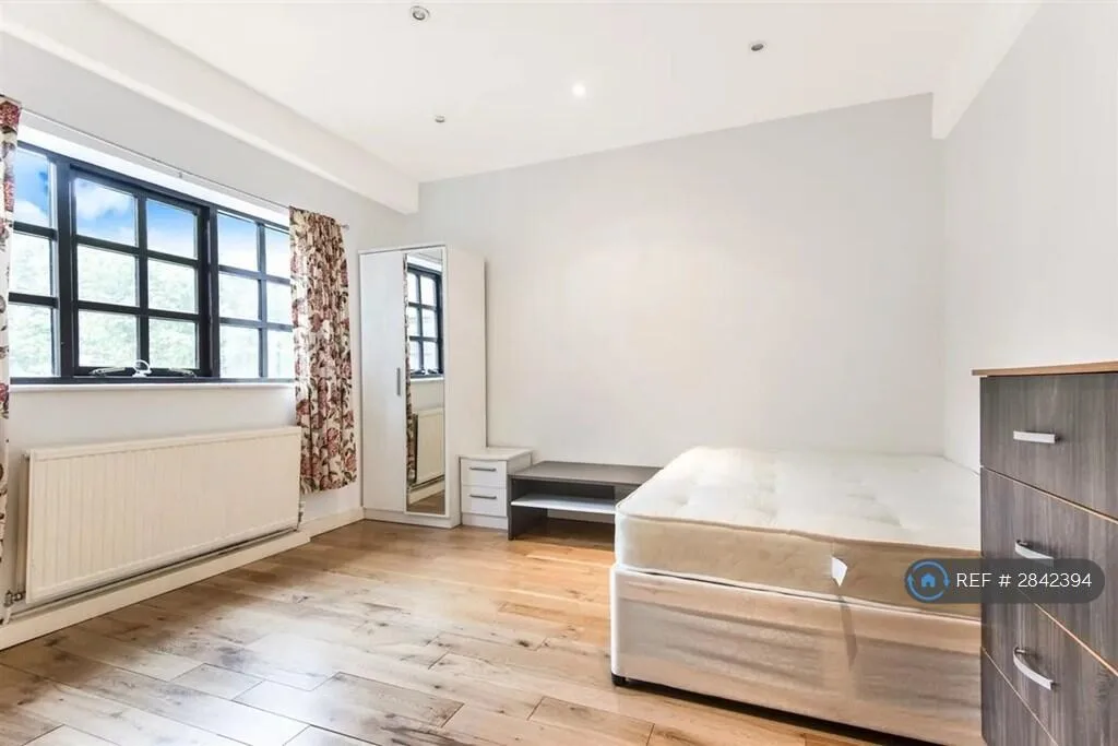 1 bedroom house share for rent