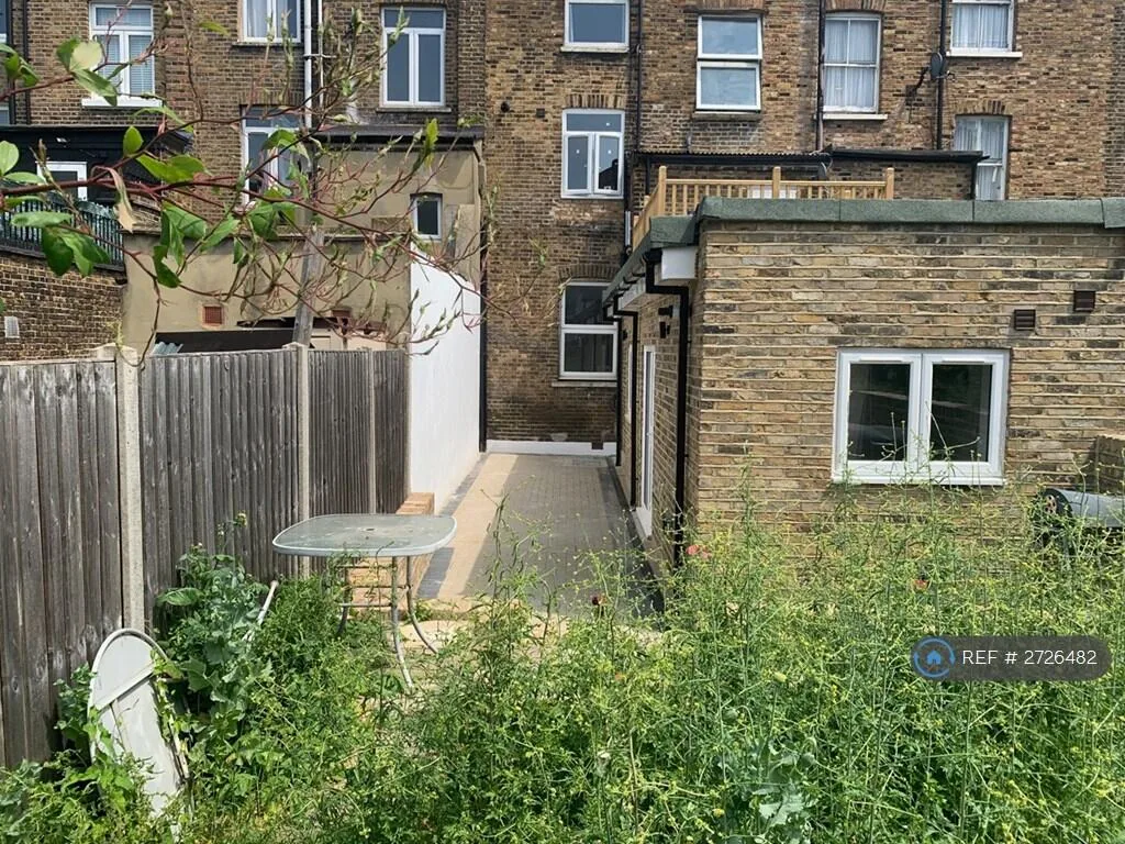 2 bedroom flat for rent