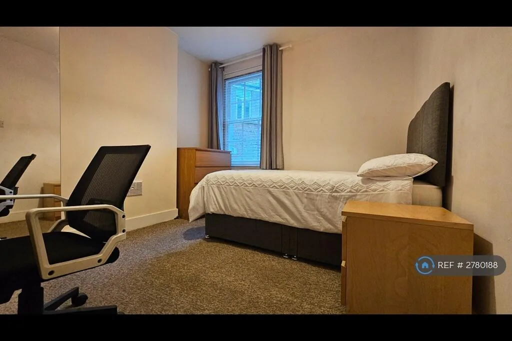 4 bedroom semi-detached house for rent