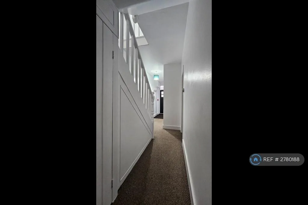 4 bedroom semi-detached house for rent