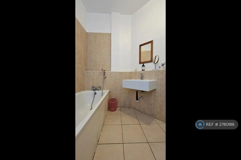 4 bedroom semi-detached house for rent