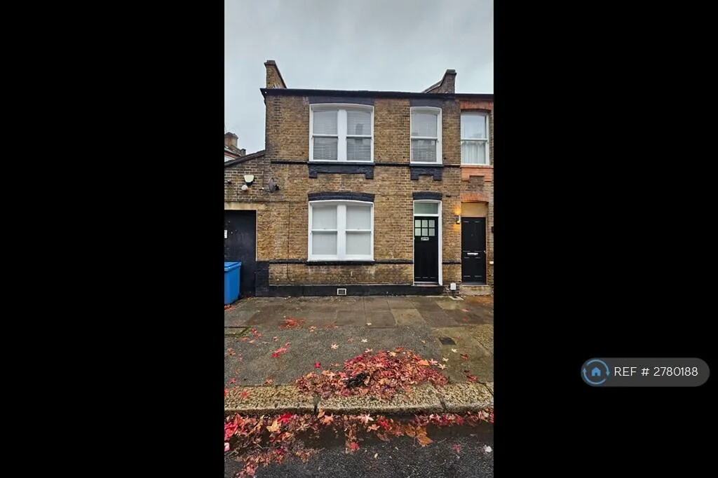 4 bedroom semi-detached house for rent