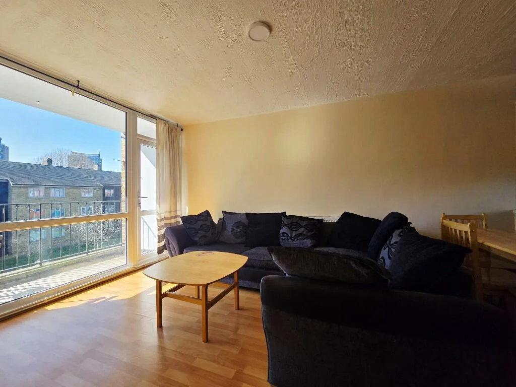 3 bedroom flat for rent