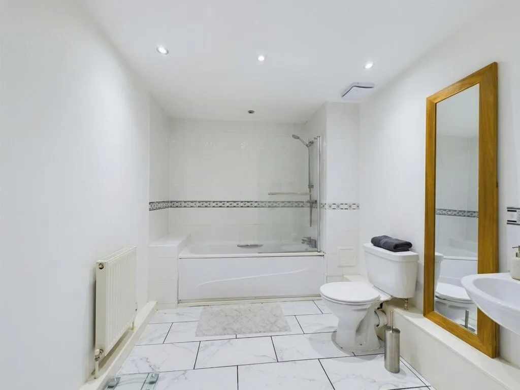3 bedroom flat for rent