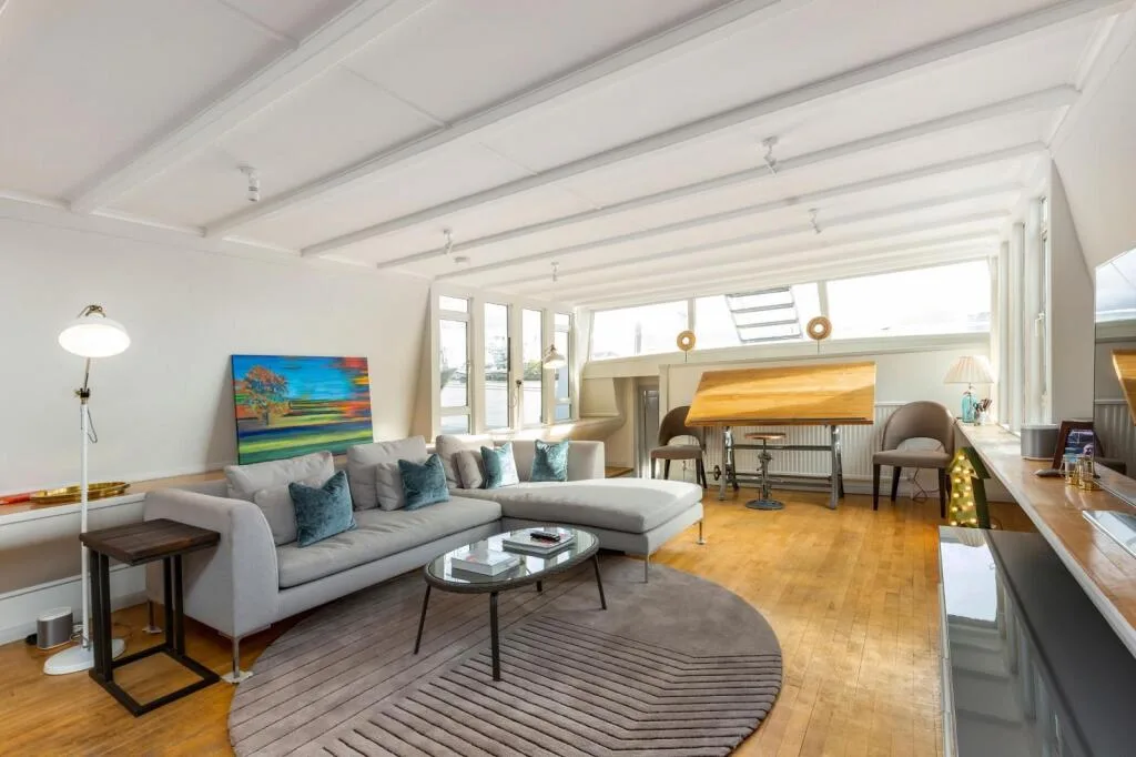 2 bedroom house boat for rent