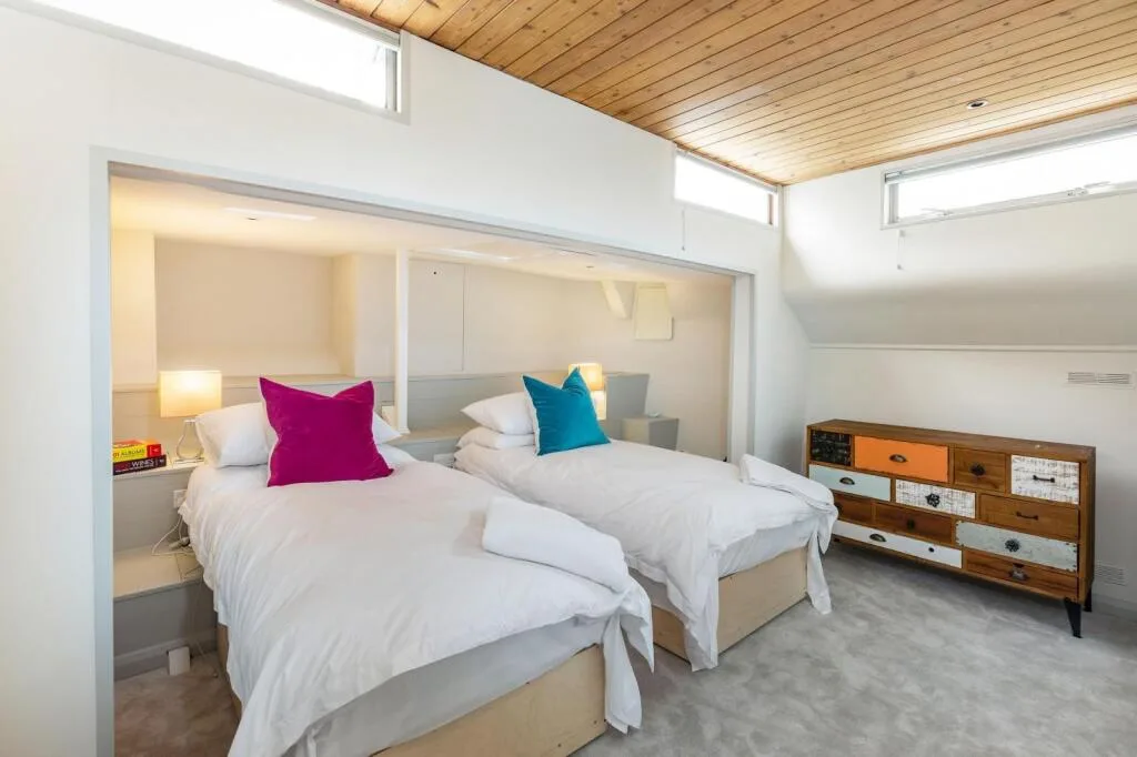2 bedroom house boat for rent