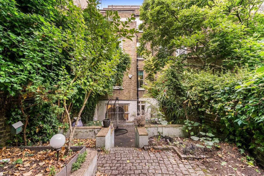 3 bedroom maisonette for rent