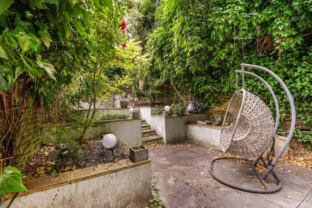 3 bedroom maisonette for rent