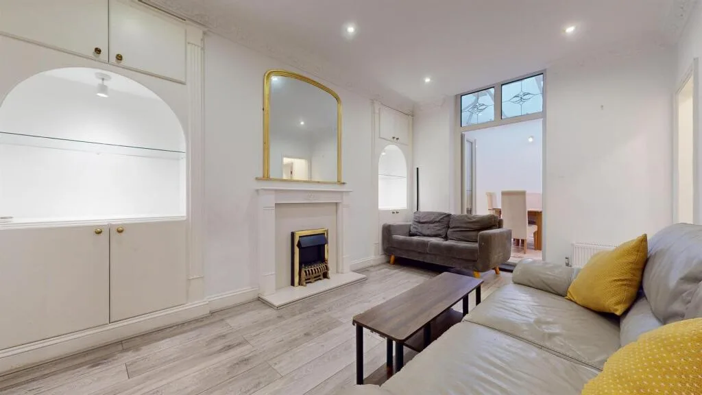 2 bedroom flat for rent