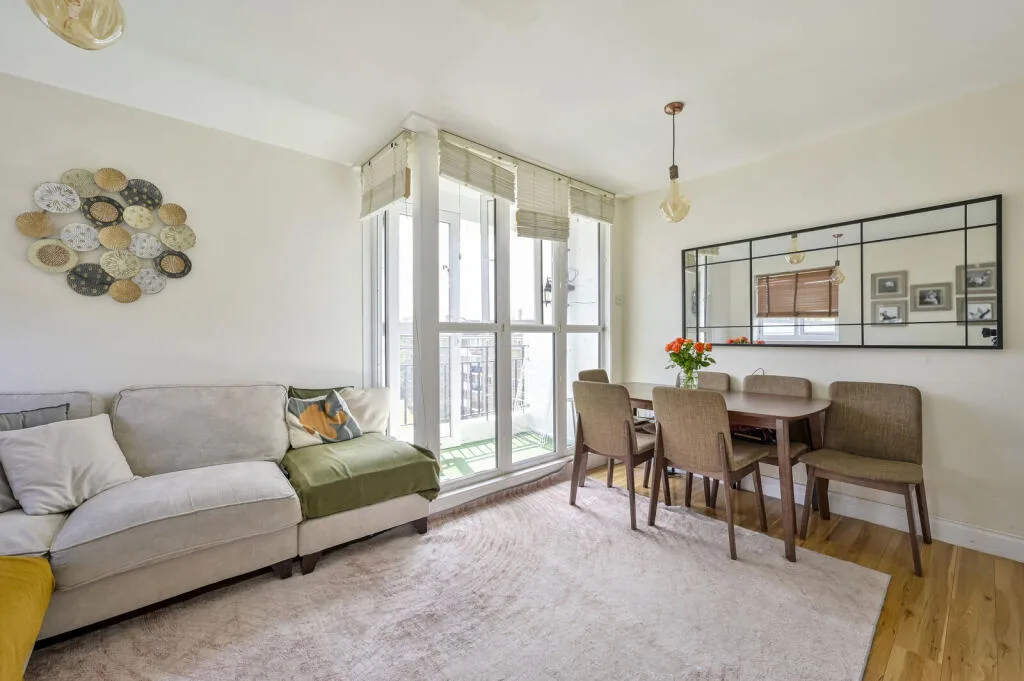 3 bedroom flat for rent