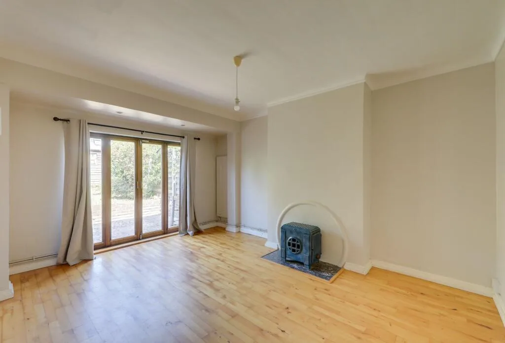 3 bedroom semi-detached house for rent