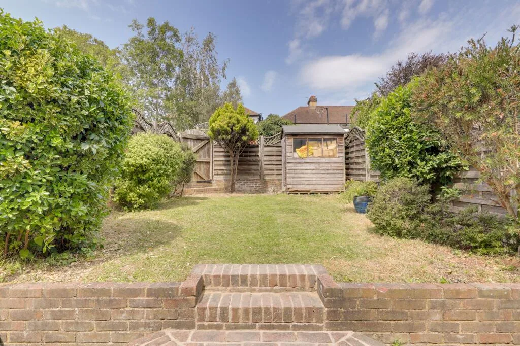 3 bedroom semi-detached house for rent