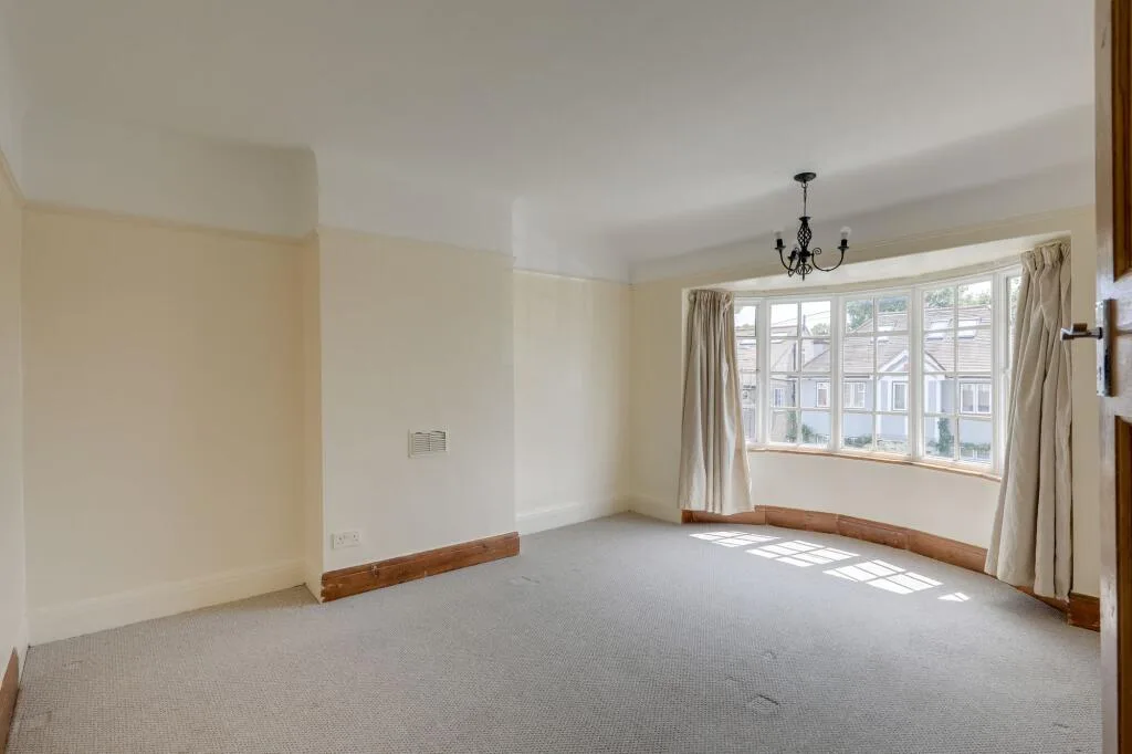 3 bedroom semi-detached house for rent
