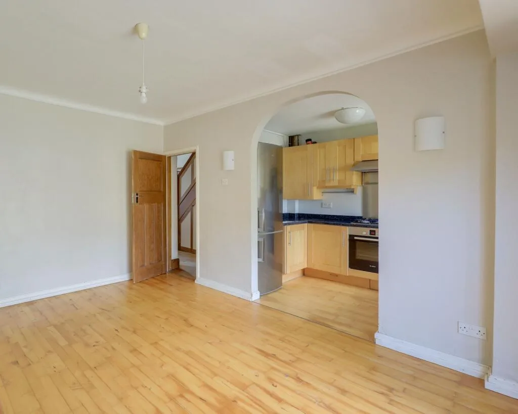 3 bedroom semi-detached house for rent