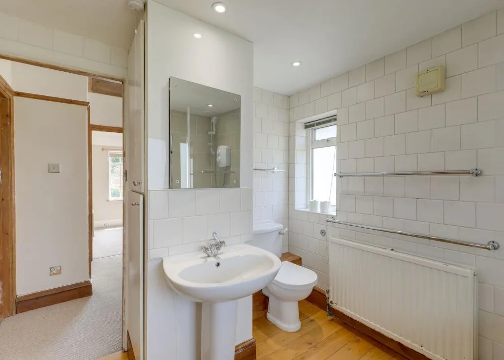 3 bedroom semi-detached house for rent