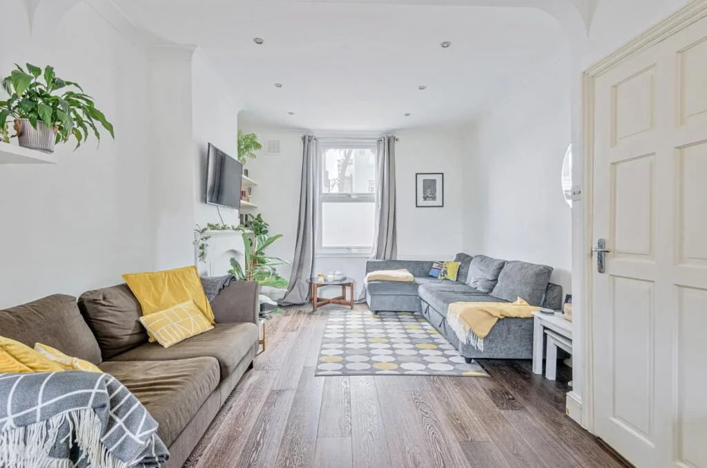 3 bedroom flat for rent