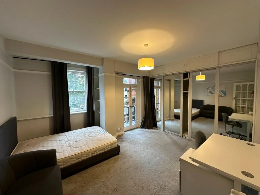 Studio flat for rent