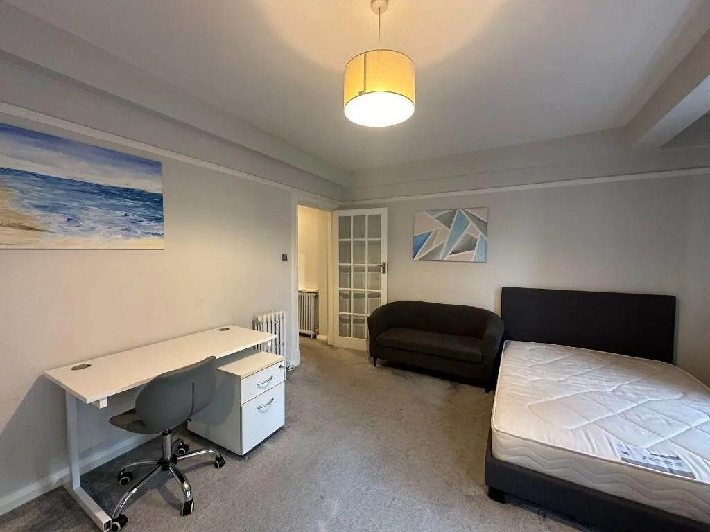 Studio flat for rent