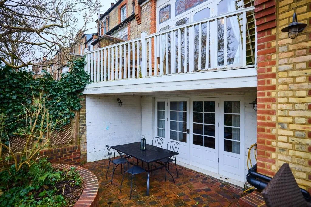 5 bedroom house for rent