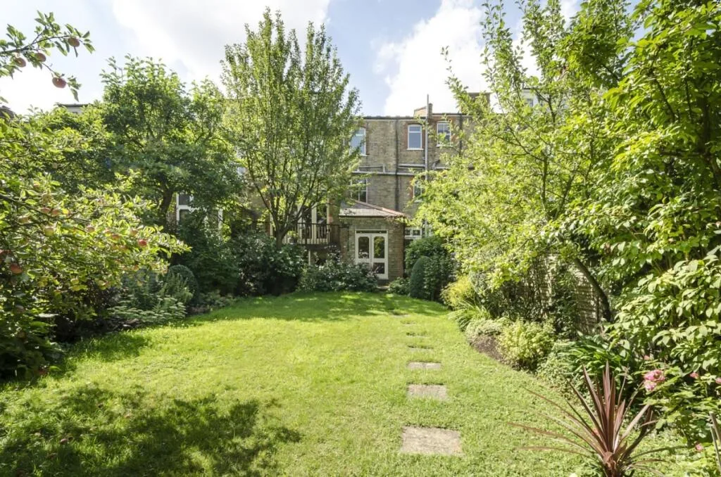 5 bedroom house for rent