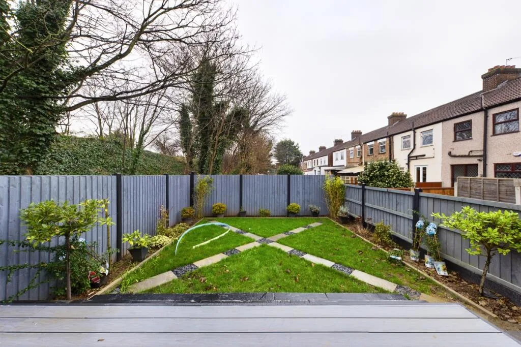 3 bedroom semi-detached house for rent