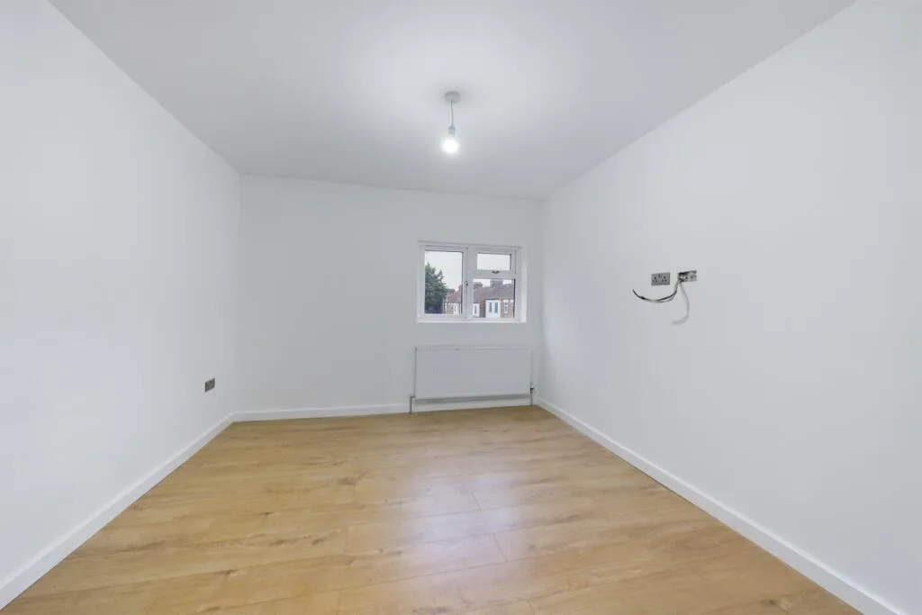 3 bedroom semi-detached house for rent