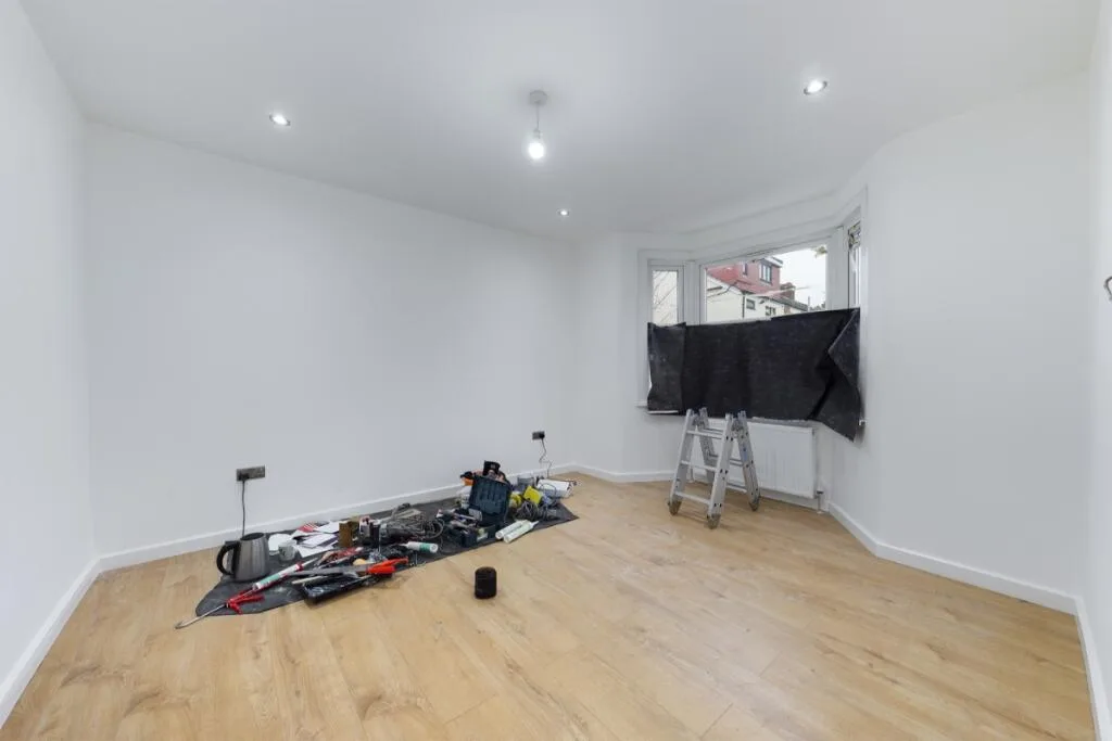 3 bedroom semi-detached house for rent