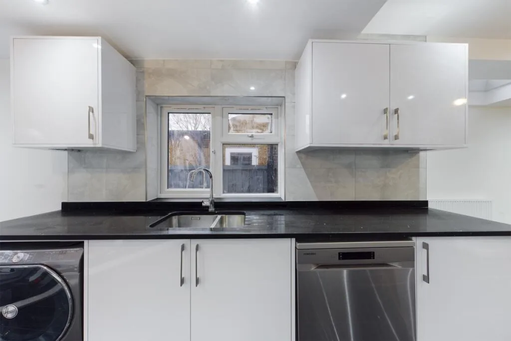3 bedroom semi-detached house for rent