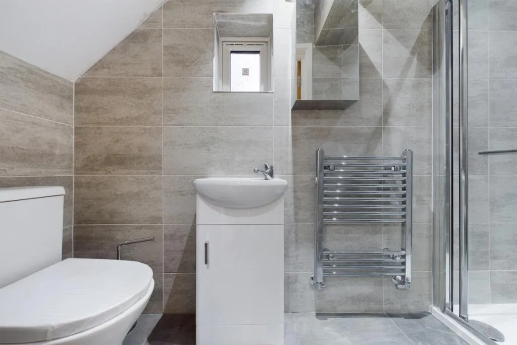 3 bedroom semi-detached house for rent