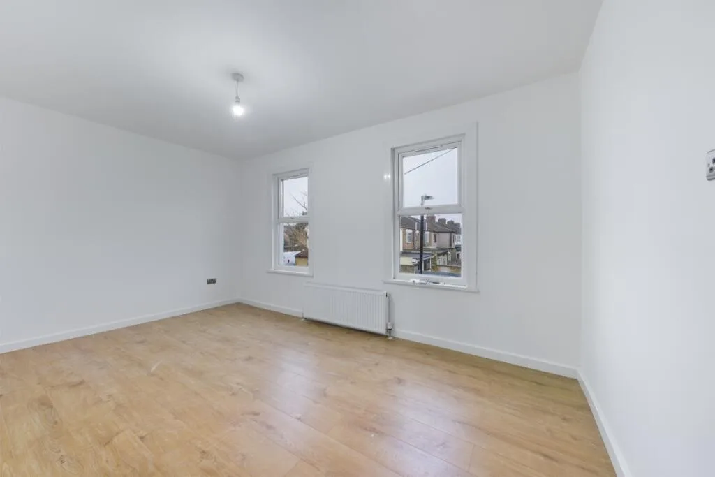 3 bedroom semi-detached house for rent