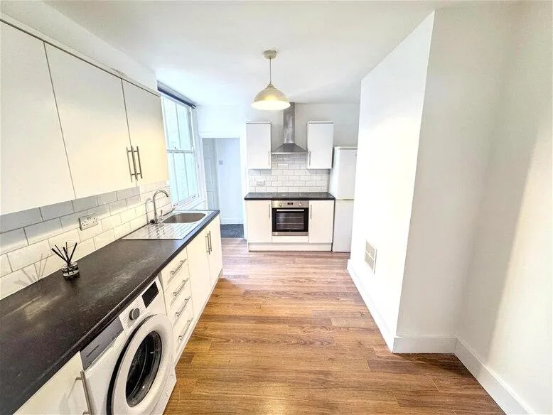 2 bedroom maisonette for rent
