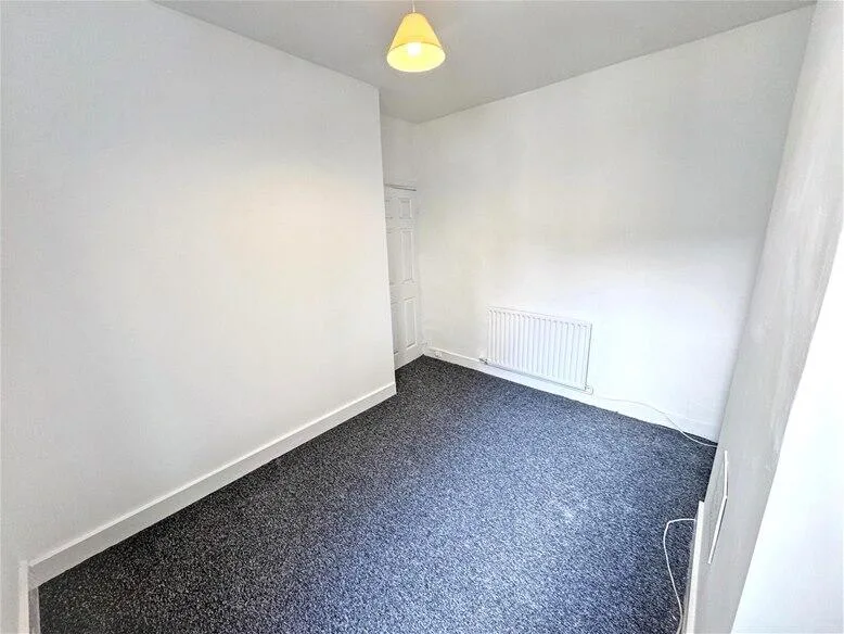 2 bedroom maisonette for rent