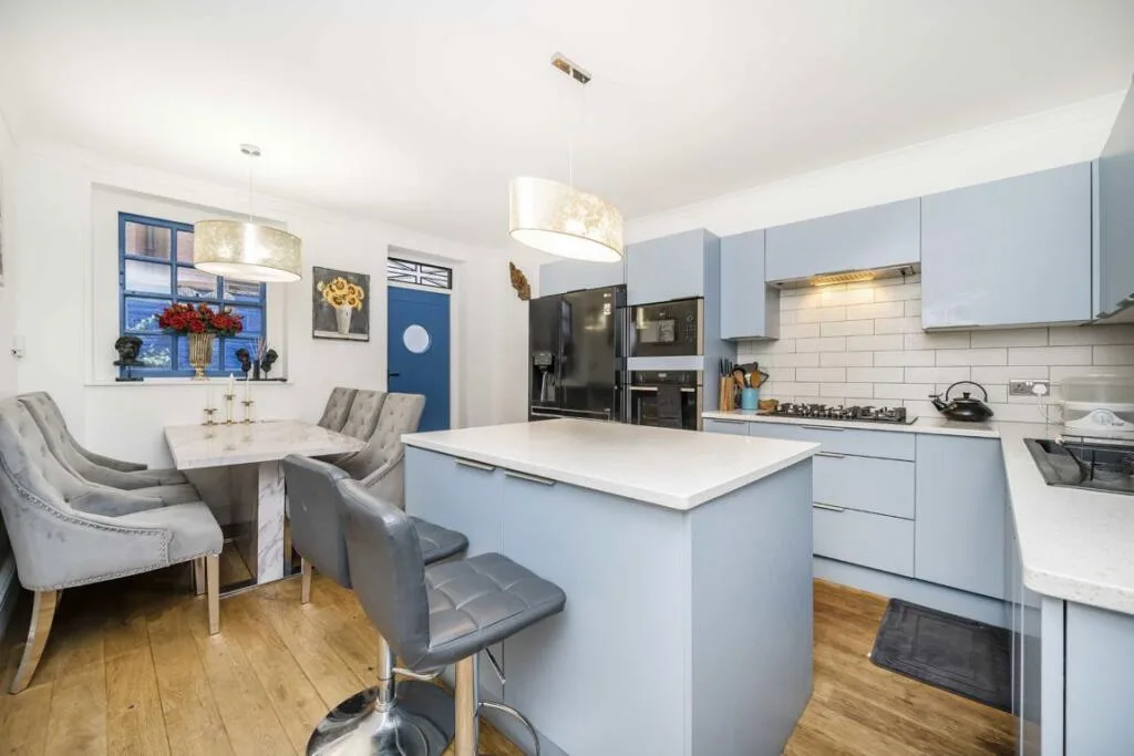 5 bedroom house for rent