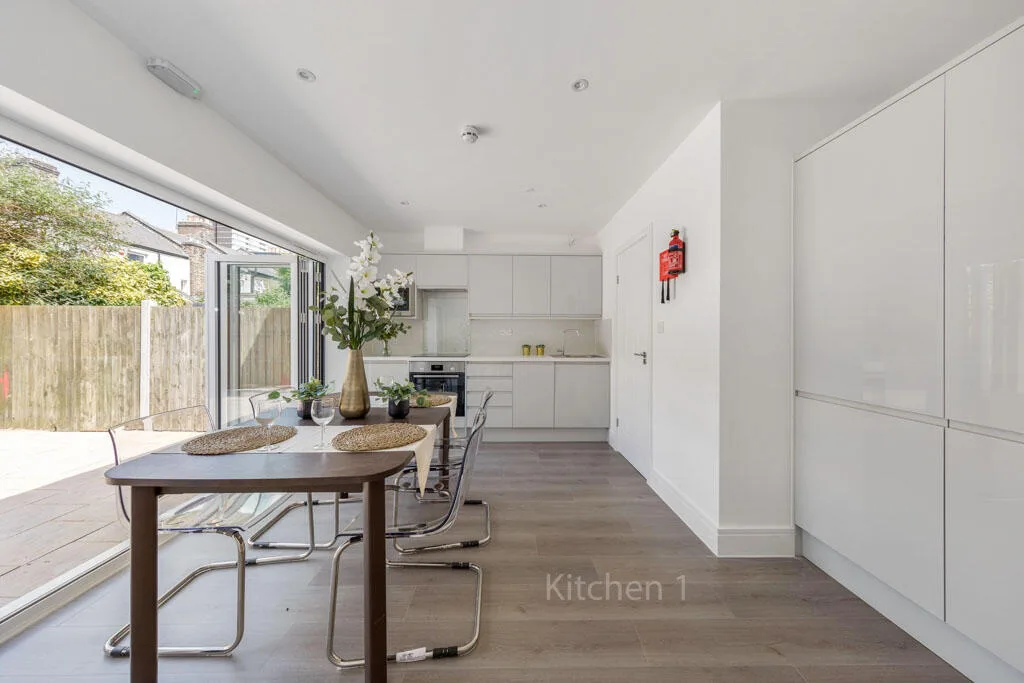 1 bedroom house share for rent