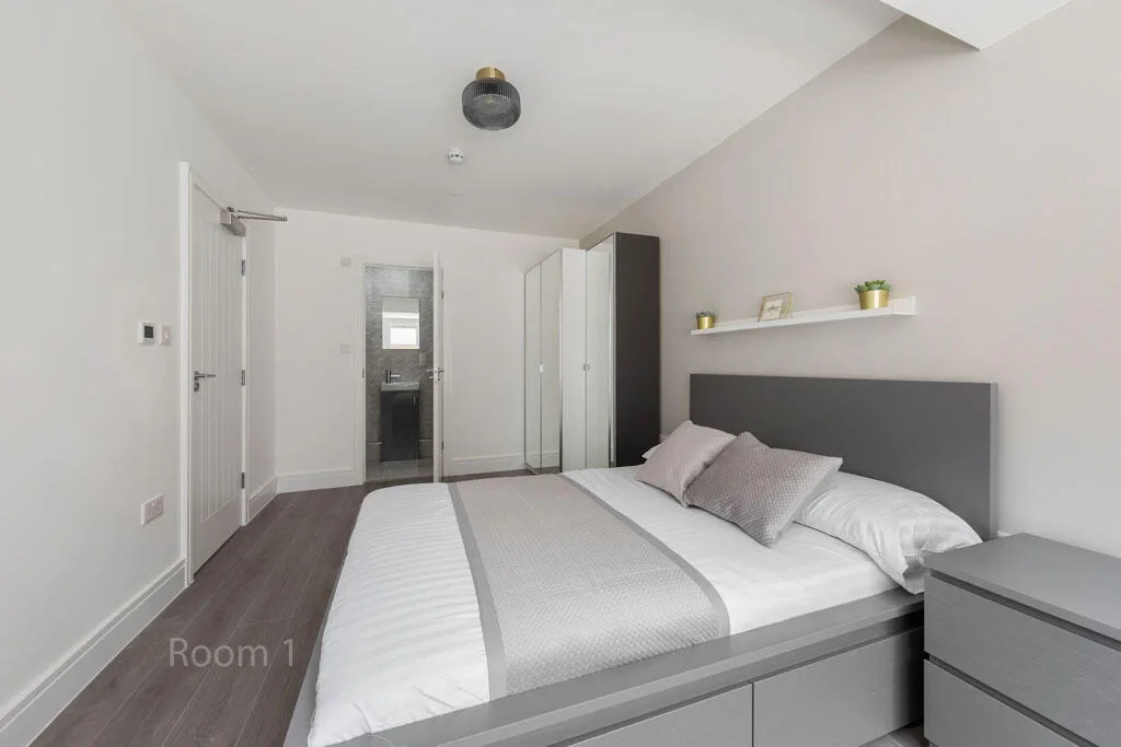 1 bedroom house share for rent