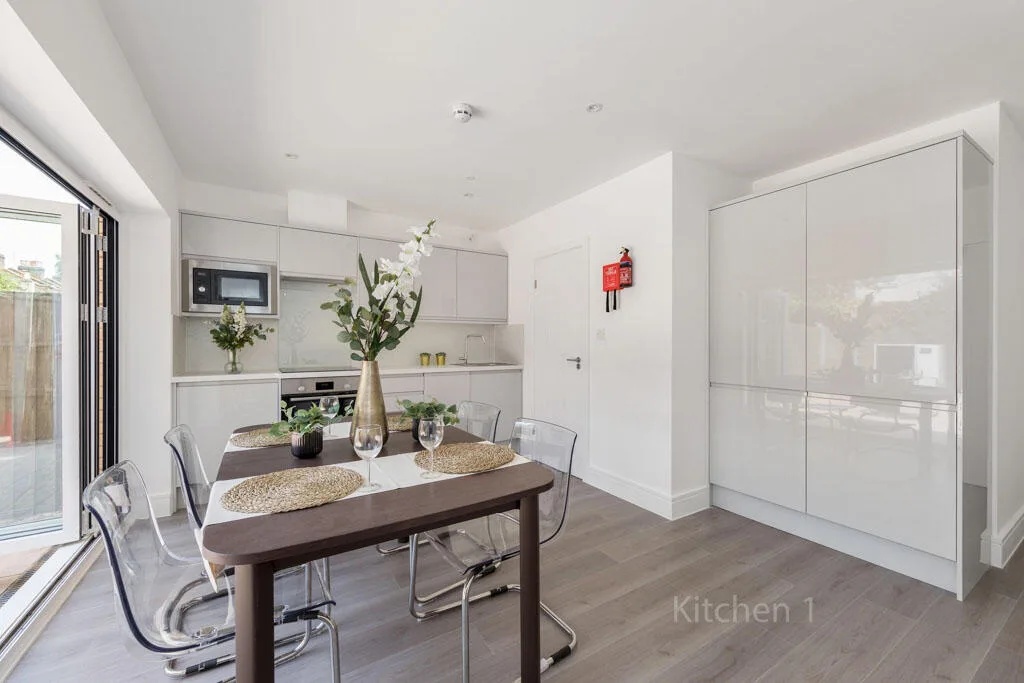 1 bedroom house share for rent