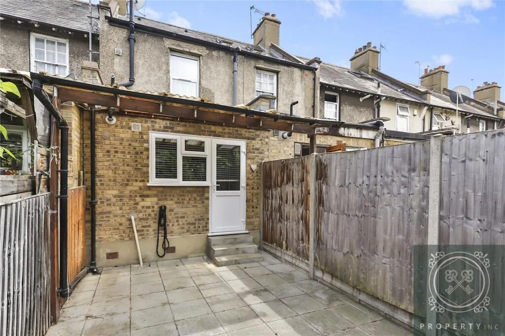 2 bedroom terraced house for rent