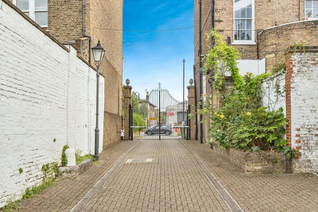 3 bedroom terraced house for rent