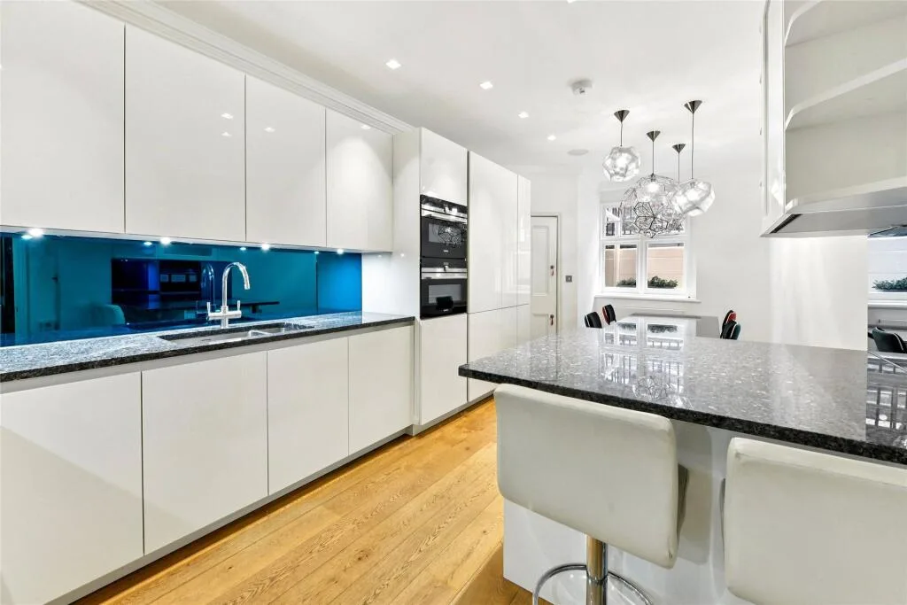 3 bedroom flat for rent