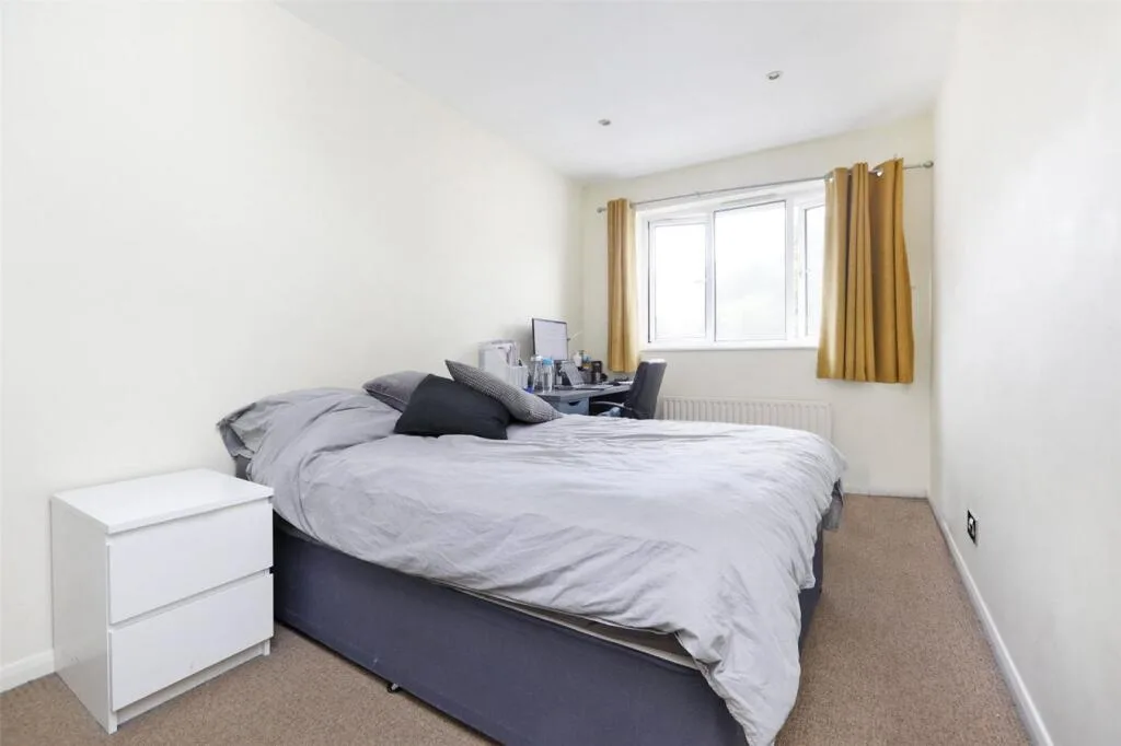 3 bedroom semi-detached house for rent