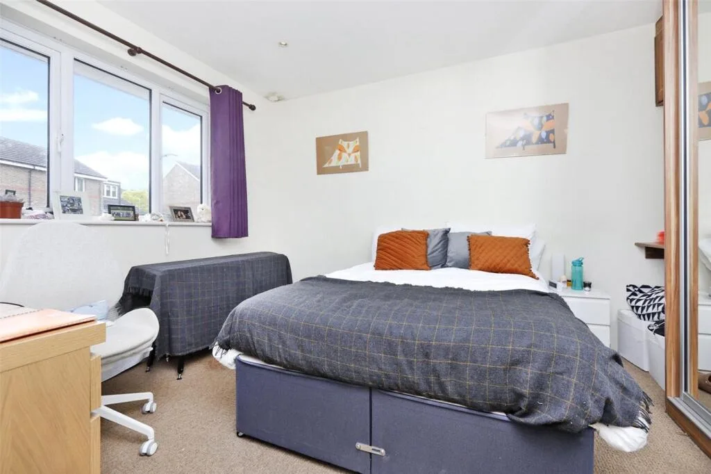 3 bedroom semi-detached house for rent